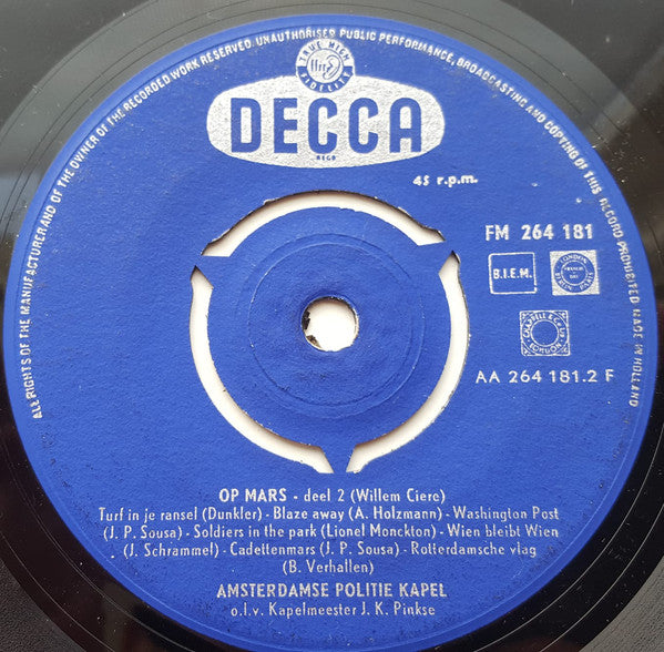 Amsterdamse Politiekapel o.l.v. Johan Pinkse - Op Mars Vinyl Singles Vinyl Very Good (VG) <br> Hoes Good Plus (G+)