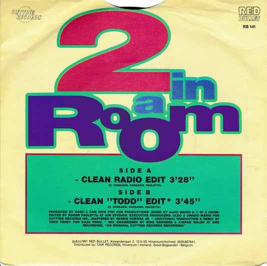 2 In A Room - She's Got Me Going Grazy Vinyl Singles Vinyl Zeer Goed / Hoesje Goed "VINYLSINGLES.NL"