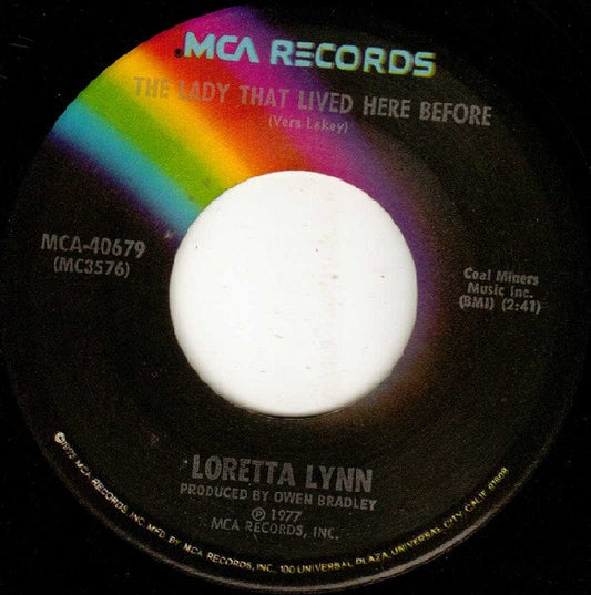Loretta Lynn - She's Got You Vinyl Singles Vinyl Zeer Goed / Hoesje Generic "VINYLSINGLES.NL"