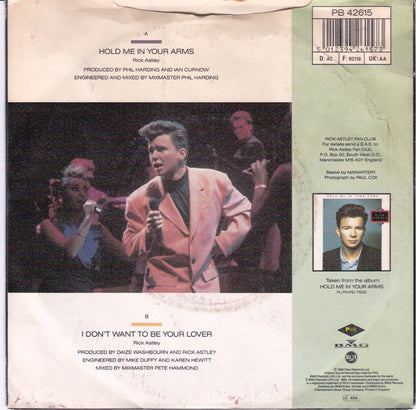 Rick Astley - Hold Me In Your Arms 01361 Vinyl Singles VINYLSINGLES.NL