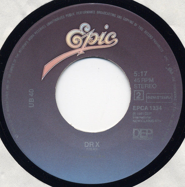 UB 40 - Dont't Walk On The Grass Vinyl Singles VINYLSINGLES.NL