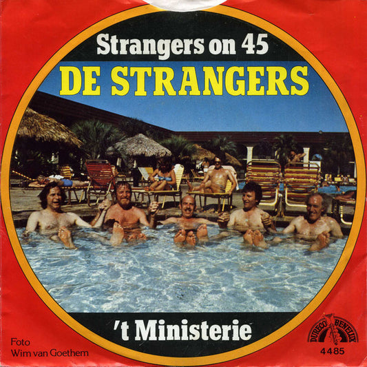 Strangers - Strangers On 45 40899 Vinyl Singles Vinyl Zeer Goed / Hoesje Goed "VINYLSINGLES.NL"