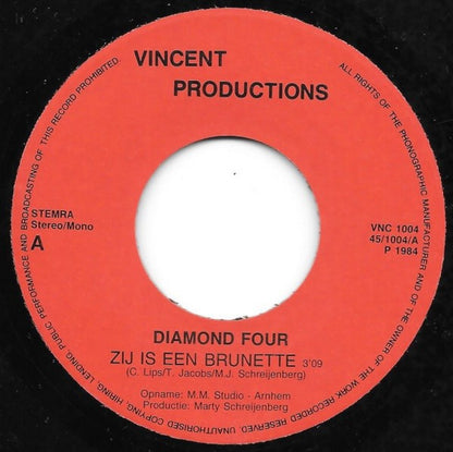 Diamond Four - Zij Is Een Brunette 31737 Vinyl Singles VINYLSINGLES.NL