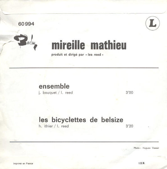 Mireille Mathieu - Ensemble Vinyl Singles Vinyl Zeer Goed / Hoesje Goed "VINYLSINGLES.NL"