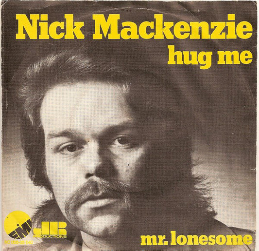 Nick MacKenzie - Hug Me 19026 Vinyl Singles VINYLSINGLES.NL
