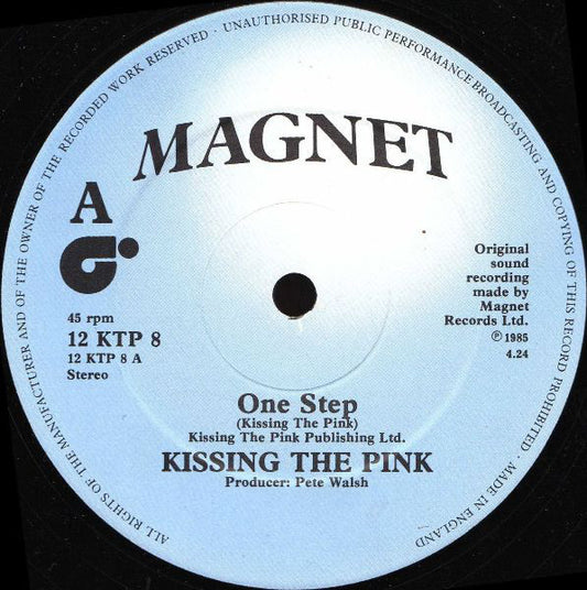 Kissing The Pink - One Step 24688 Vinyl Singles Goede Staat