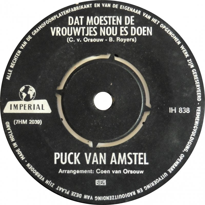 Puck van Amstel - Kus me hier kus me daar 02375 Vinyl Singles VINYLSINGLES.NL