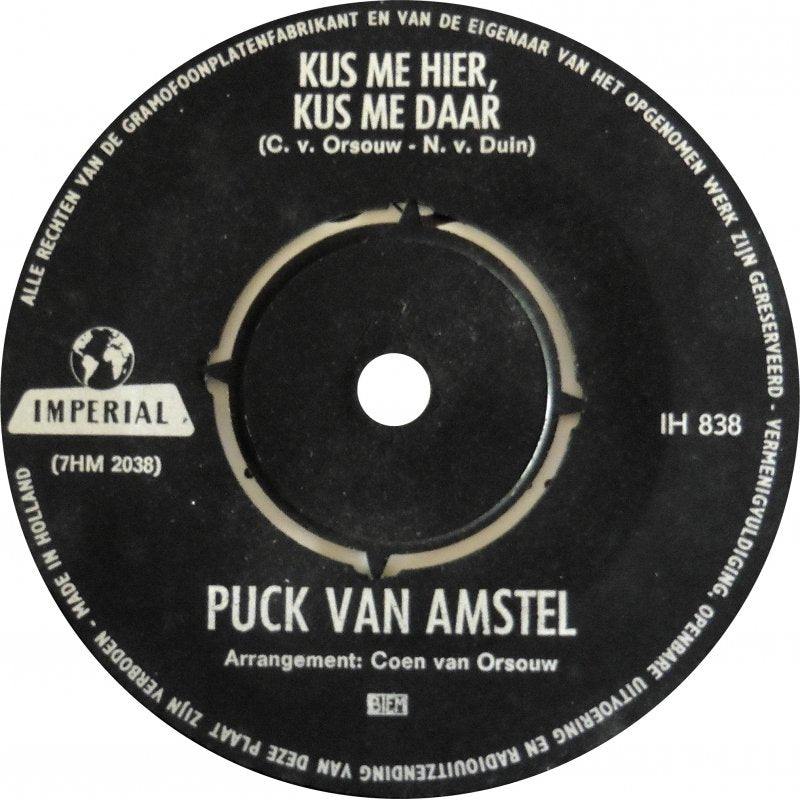 Puck van Amstel - Kus me hier kus me daar 02375 Vinyl Singles VINYLSINGLES.NL