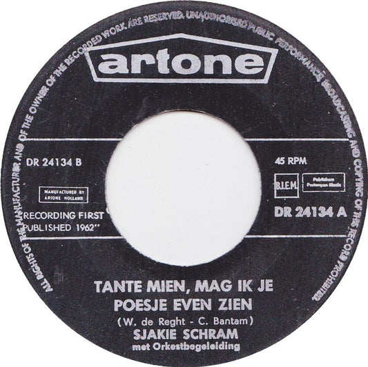 Sjakie Schram - Dat Kan Je Maar Eenmaal Gebeuren 11385 Vinyl Singles Hoes: Generic